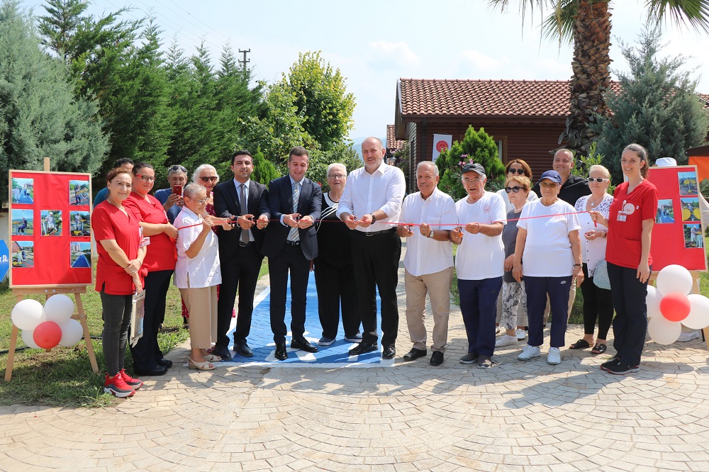 HUZUR EVİ YÜRÜYÜŞ YOLU VE SPOR ALETLERİYLE DAHA GÜZEL