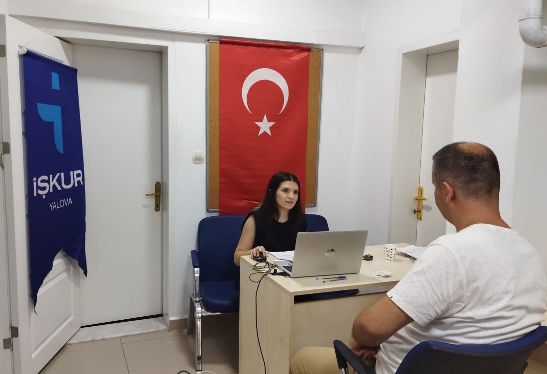 İŞKUR İŞARAYAN VE İŞVERENLERİ BULUŞTURUYOR İŞKUR İŞARAYAN VE İŞVERENLERİ BULUŞTURUYOR