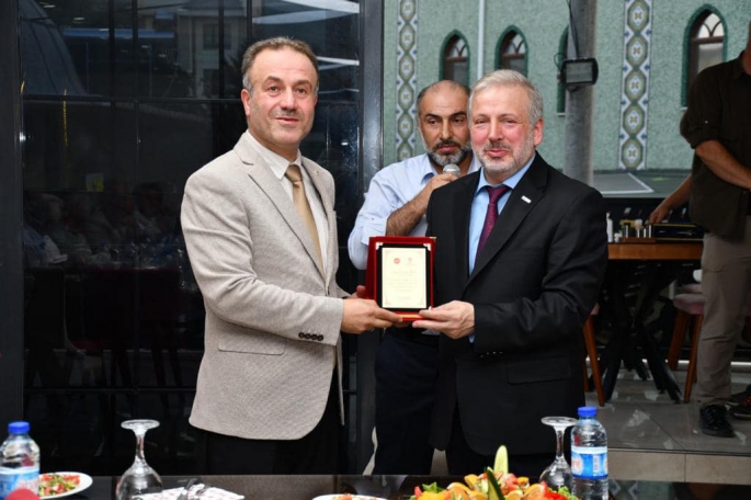 MÜFTÜ EREN, VEDA YEMEĞİNDE HELALLİK ALDI MÜFTÜ EREN, VEDA YEMEĞİNDE HELALLİK ALDI