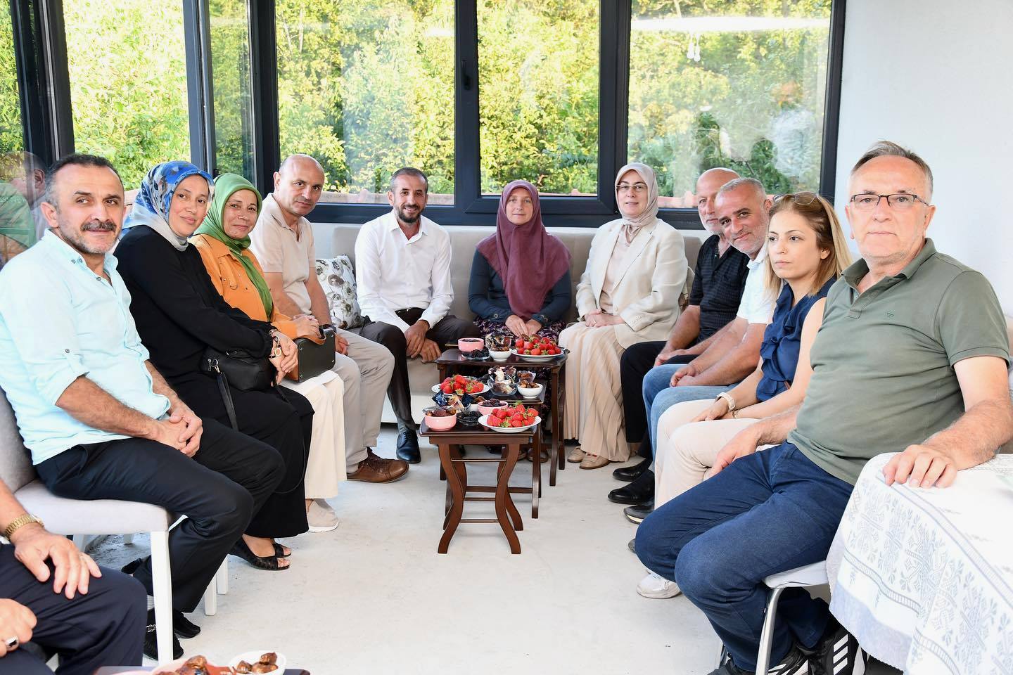 HACDAN DÖNEN ÇİFTÇİ’YE ZİYARET HACDAN DÖNEN ÇİFTÇİ’YE ZİYARET