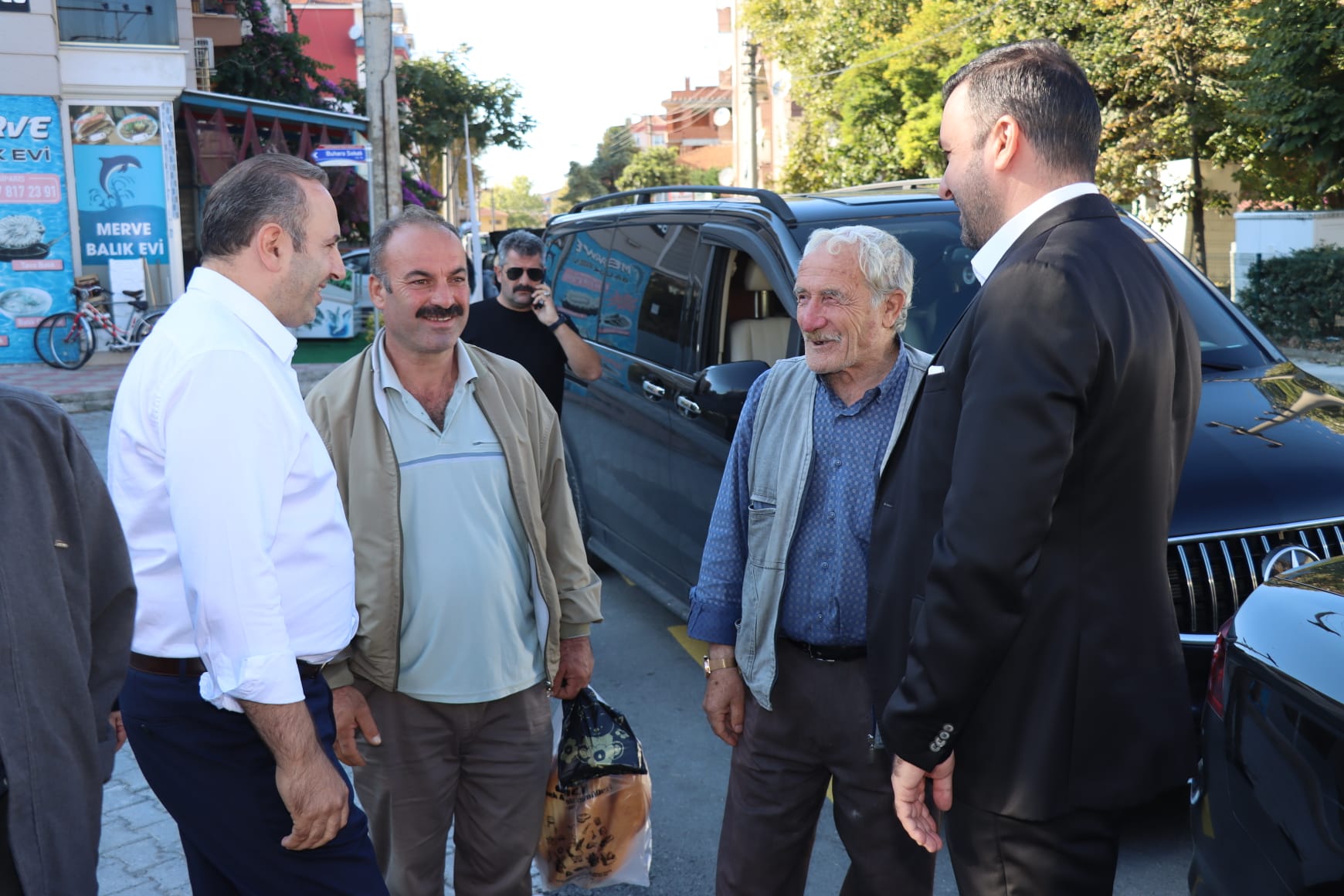 ‘ESNAF VE HEMŞEHRİLERİMİZ MUTLULUĞU BİZLERE YETER’