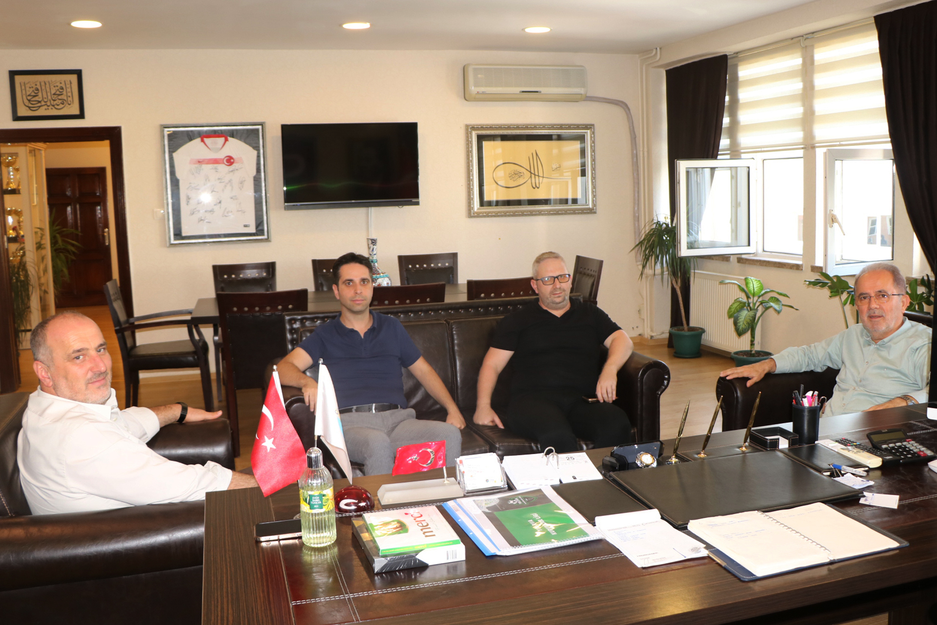 TEMEL COŞKUN’DAN, BAŞKAN NUMAN SOYER’E ZİYARET TEMEL COŞKUN’DAN, BAŞKAN NUMAN SOYER’E ZİYARET