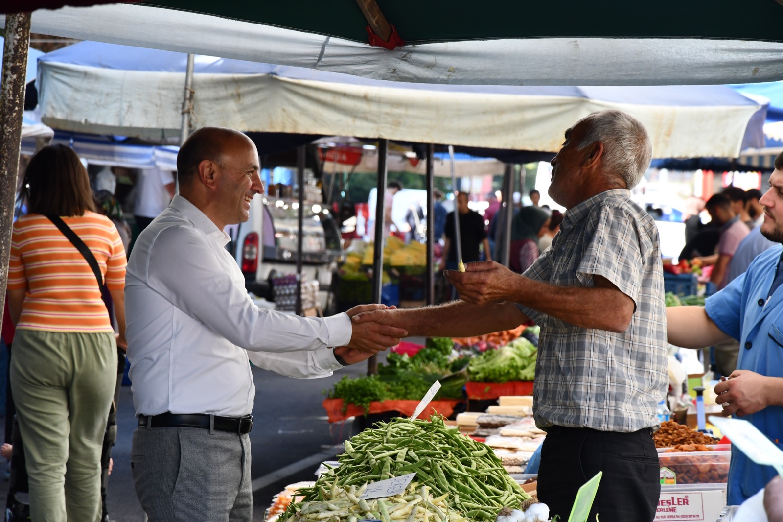 ORAL, PAZAR ESNAFI VE VATANDAŞLARLA BULUŞTU