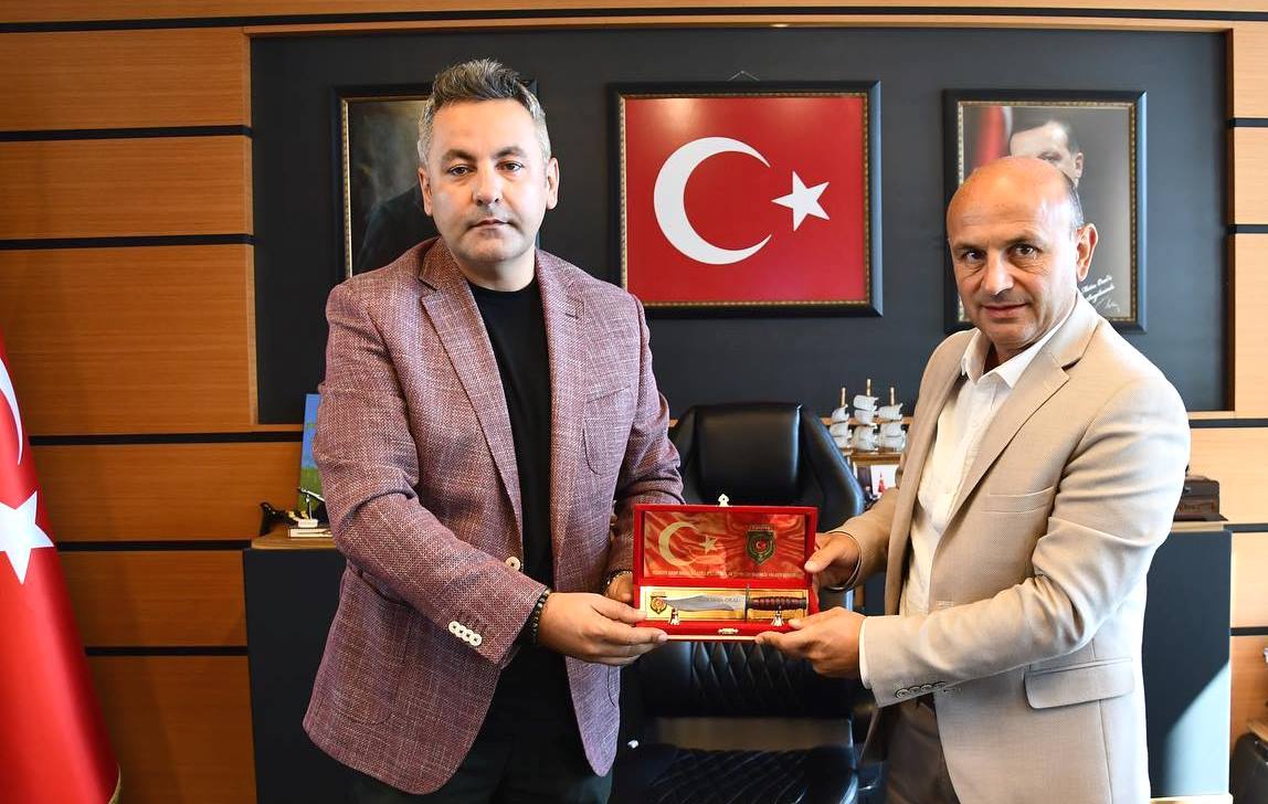 ŞEHİT VE GAZİLERİMİZİN HAKLARINI ÖDEYEMEYİZ ŞEHİT VE GAZİLERİMİZİN HAKLARINI ÖDEYEMEYİZ