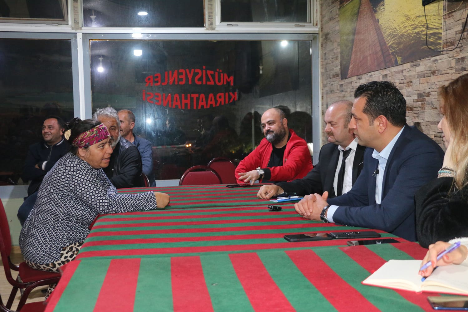 DEVA PARTİSİ İL BAŞKANI DEMİRHAN: ROMAN VATANDAŞLARIMIZIN SORUNLARINDA YANINDAYIZ DEVA PARTİSİ İL BAŞKANI DEMİRHAN: ROMAN VATANDAŞLARIMIZIN SORUNLARINDA YANINDAYIZ