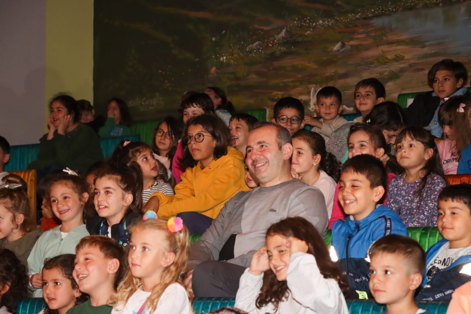 YALOVALI ÇOCUKLARA TİYATROLU MUTLULUK YALOVALI ÇOCUKLARA TİYATROLU MUTLULUK