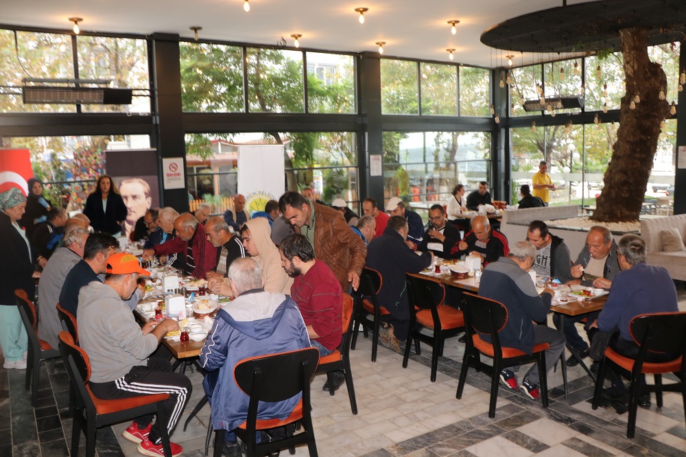 YALOVA BİR HAYAT ÖZEL BAKIM MERKEZİ SAKİNLERİNE KAHVALTI SÜRPRİZİ YALOVA BİR HAYAT ÖZEL BAKIM MERKEZİ SAKİNLERİNE KAHVALTI SÜRPRİZİ