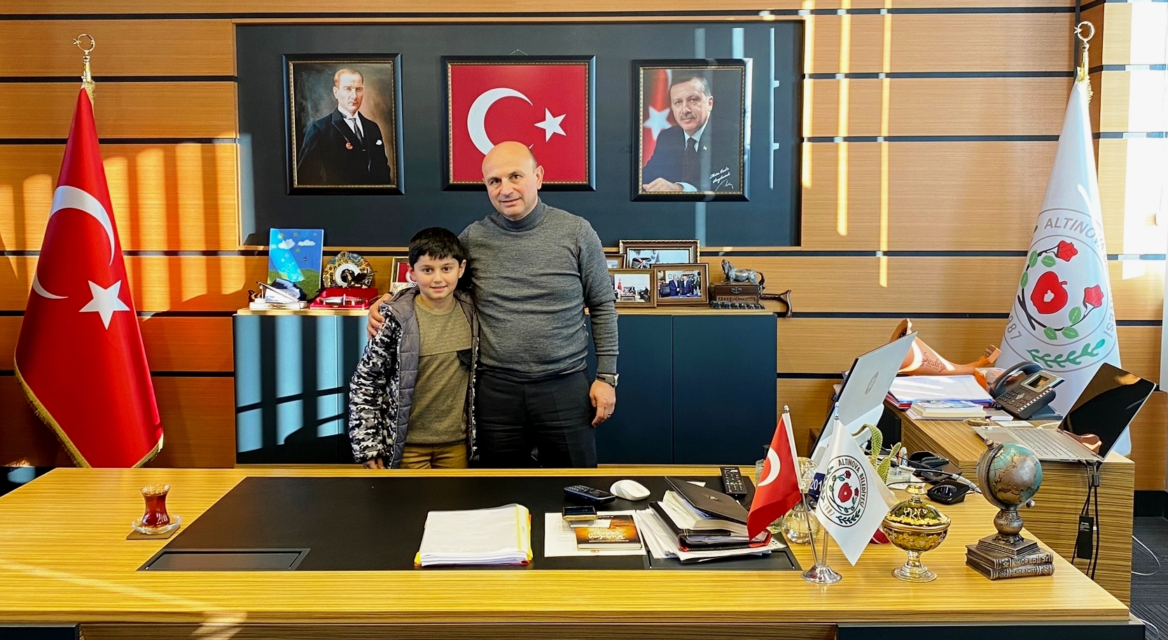 BAŞKAN ORAL’A ANLAMLI ZİYARET BAŞKAN ORAL’A ANLAMLI ZİYARET