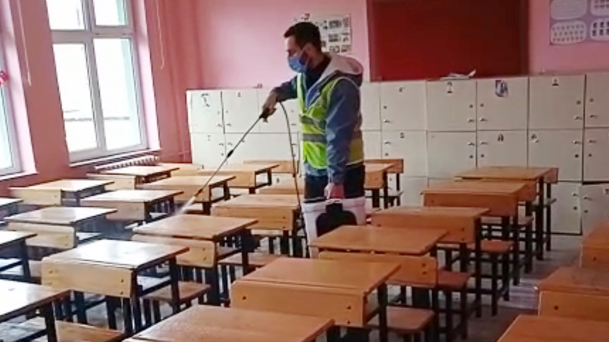 HÜDAVERDİ AYDIN İLKOKULU MİKROP VE VİRÜSLERE KARŞI İLAÇLANDI HÜDAVERDİ AYDIN İLKOKULU MİKROP VE VİRÜSLERE KARŞI İLAÇLANDI