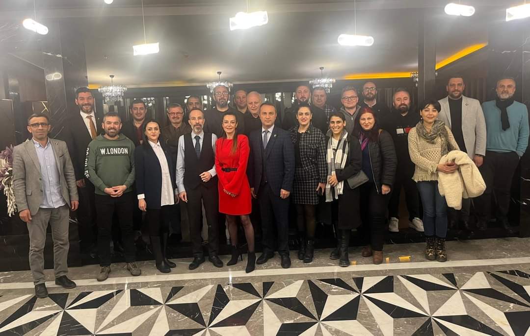 YALOVA BASIN BİRLİĞİ YEMEKTE BULUŞTU YALOVA BASIN BİRLİĞİ YEMEKTE BULUŞTU