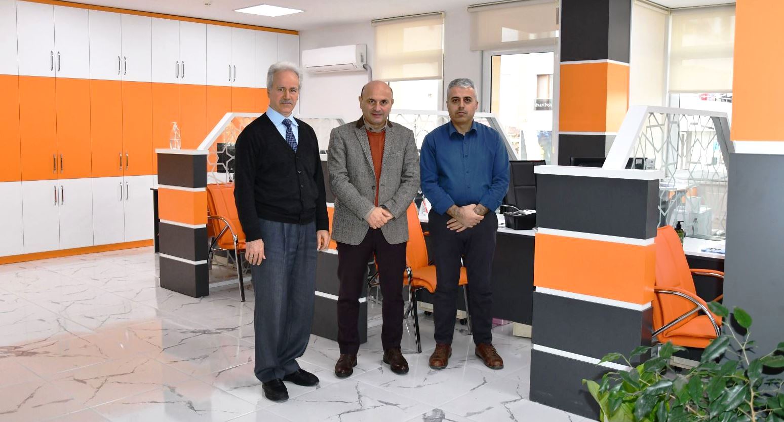 İLK ZİYARET BAŞKAN ORAL’DAN