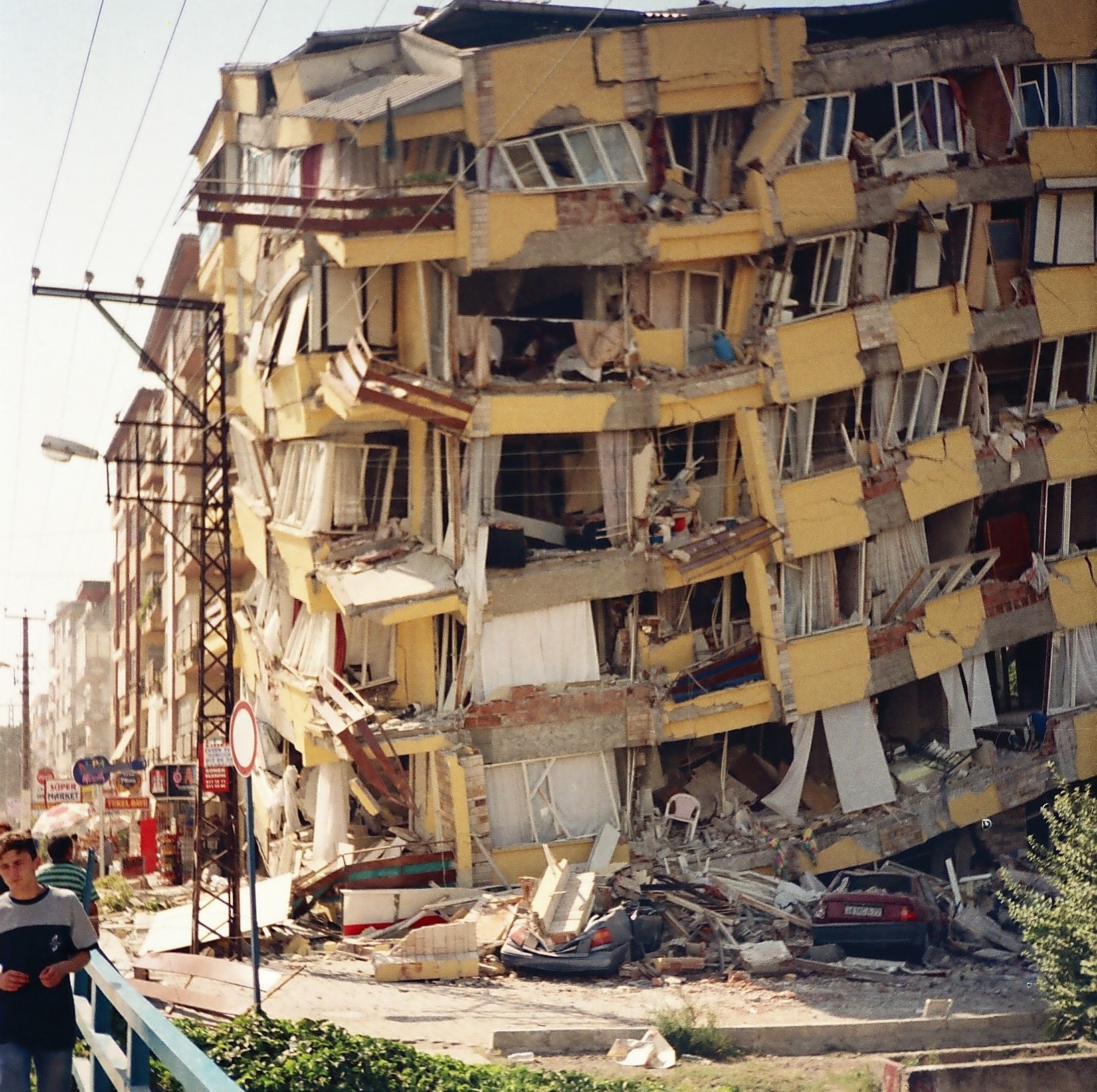 YALOVA’DAN DEPREM BÖLGESİNE YARDIM KAMPANYASI