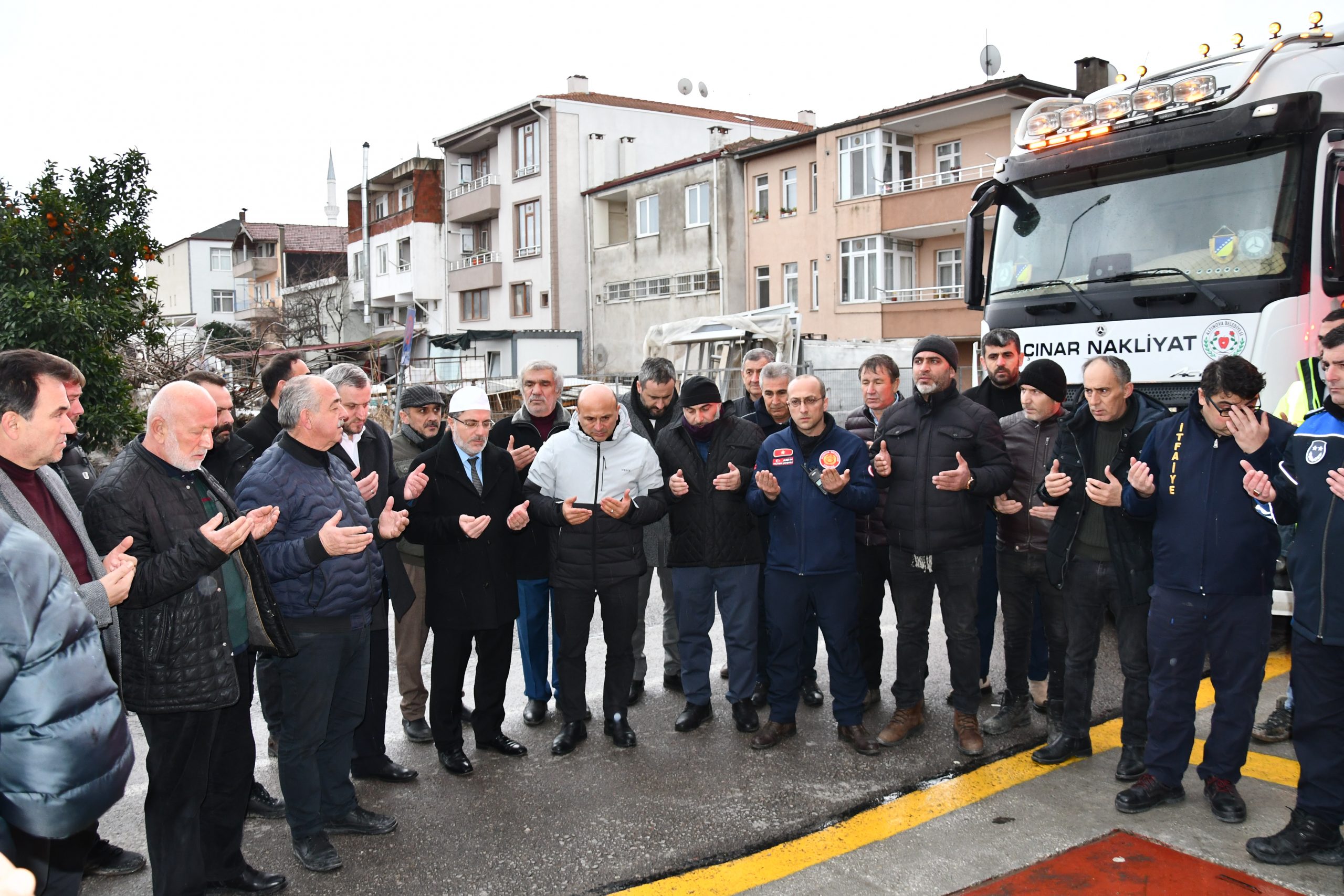 ALTINOVA’DAN DEPREM BÖLGESİNE İLK SEVKİYAT