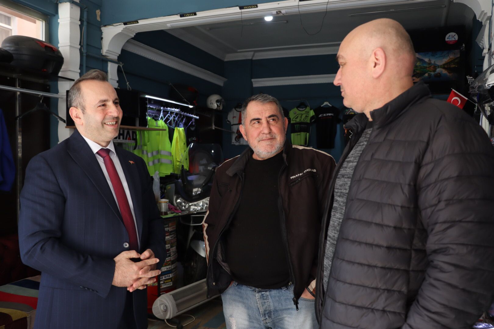 TUTUK, MİMAR SİNAN CADDESİ ESNAFINI ZİYARET ETTİ TUTUK, MİMAR SİNAN CADDESİ ESNAFINI ZİYARET ETTİ