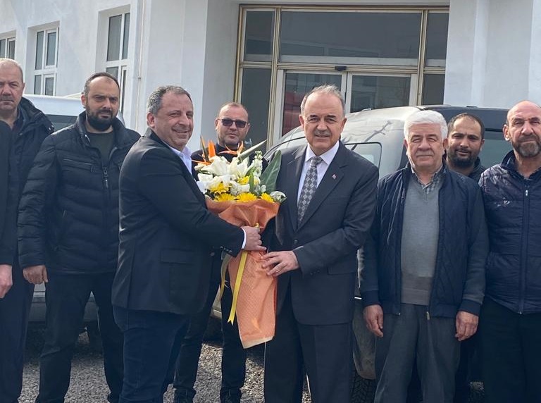 VALİ EROL’DAN KAMYONCULAR KOOPERATİFİ’NE TEŞEKKÜR VALİ EROL’DAN KAMYONCULAR KOOPERATİFİ’NE TEŞEKKÜR