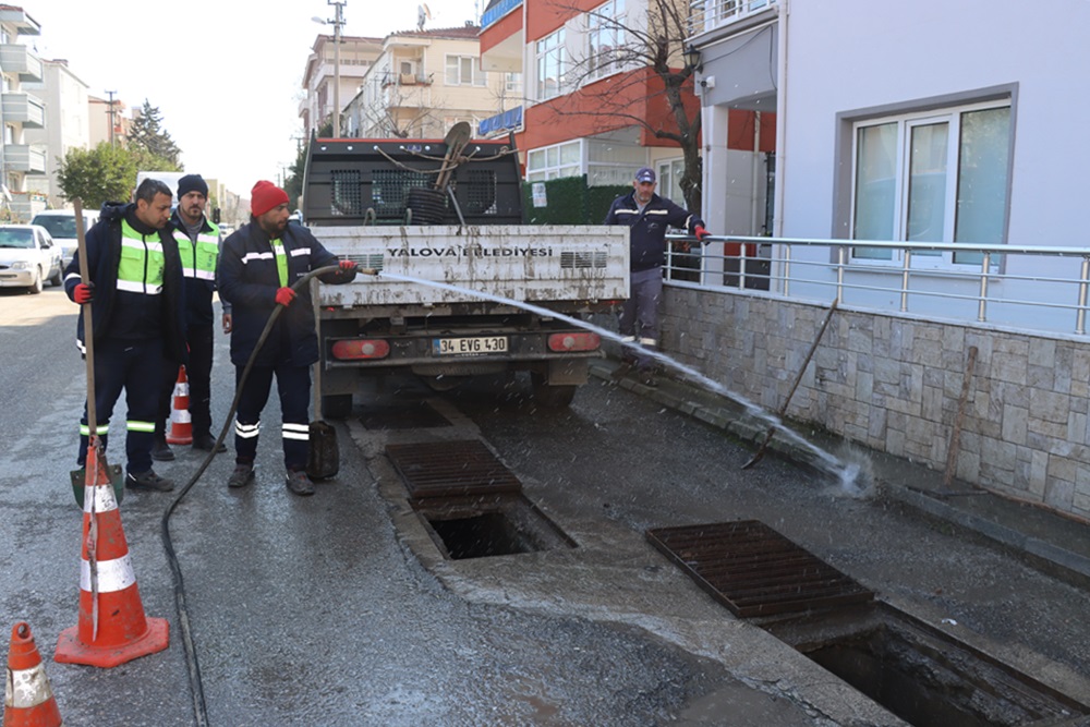 MAZGALLAR PERİYODİK ARALIKLARLA TEMİZLENİYOR