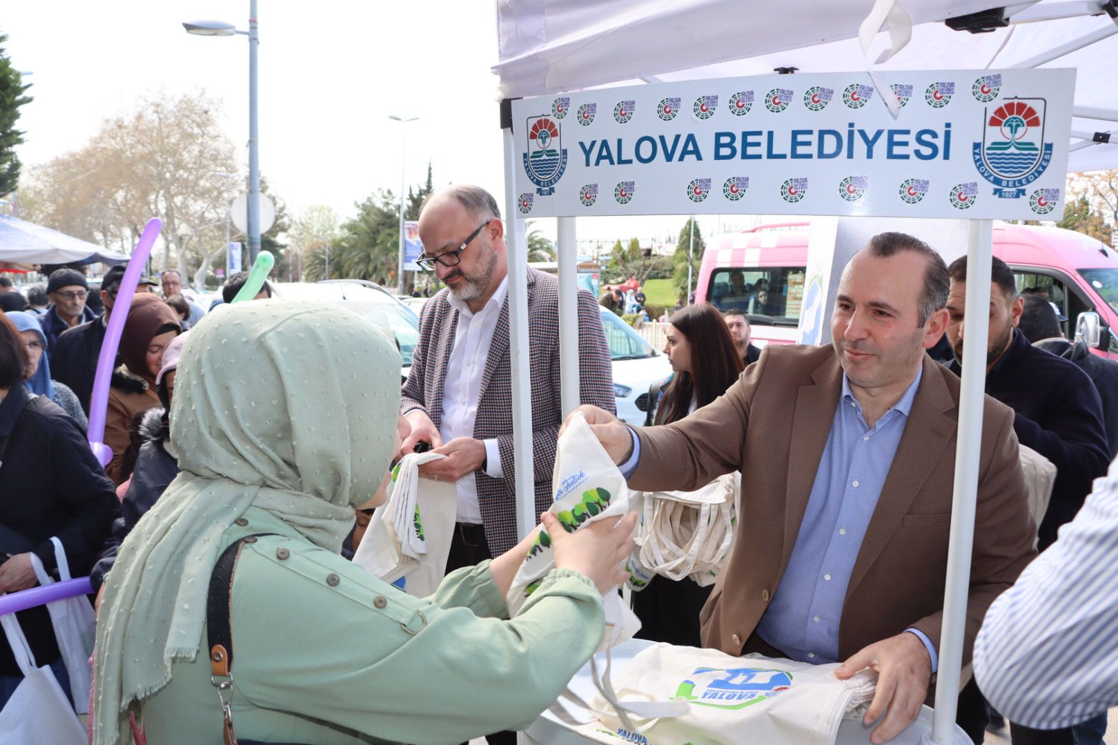 YALOVA BELEDİYESİ’NDEN ANLAMLI GÜNE ANLAMLI ETKİNLİK