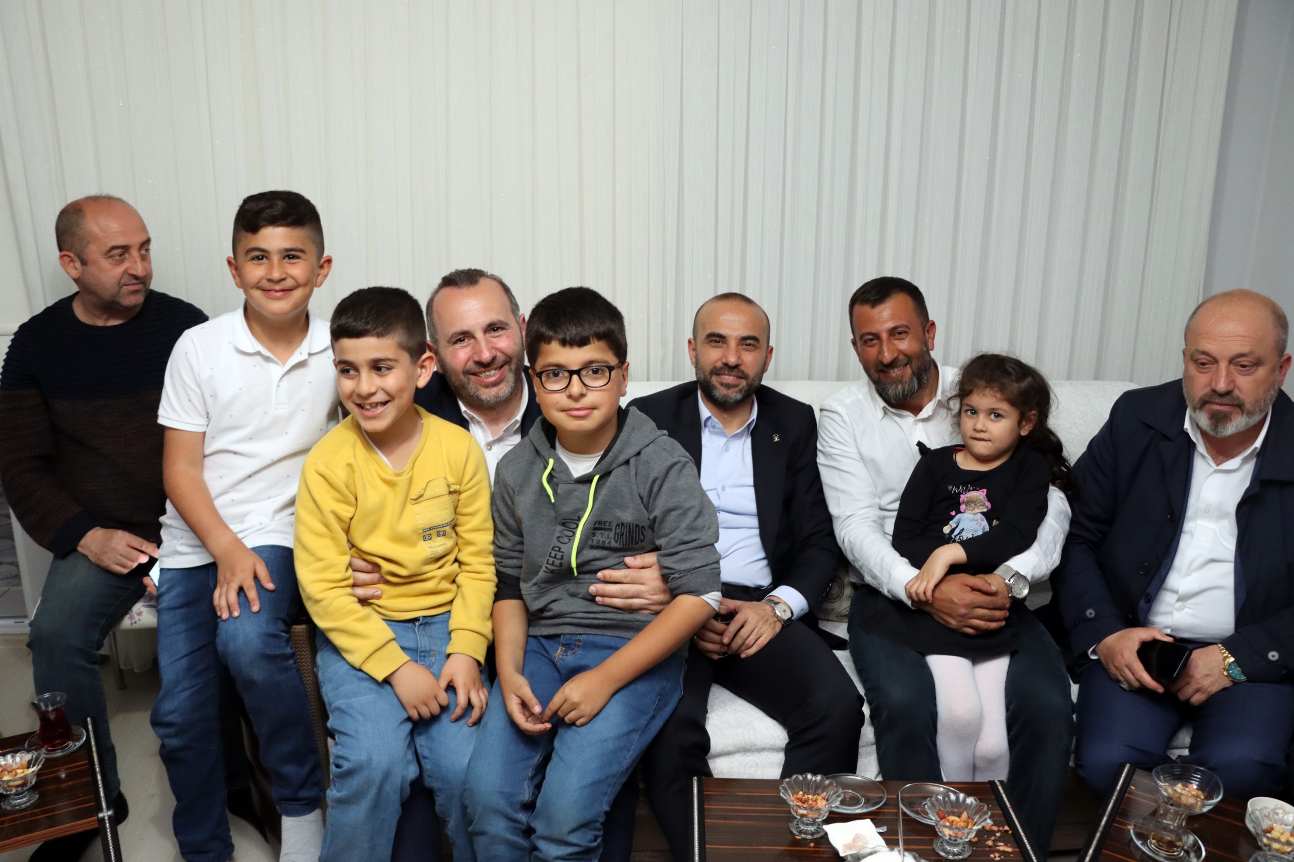 BAŞKAN TUTUK’TAN EV ZİYARETLERİ BAŞKAN TUTUK’TAN EV ZİYARETLERİ