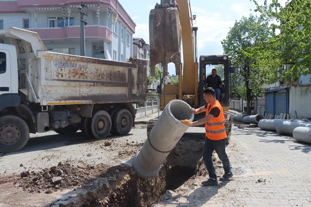 AYDOĞAN CADDESİ’NİN ALTYAPISI DEĞİŞİYOR