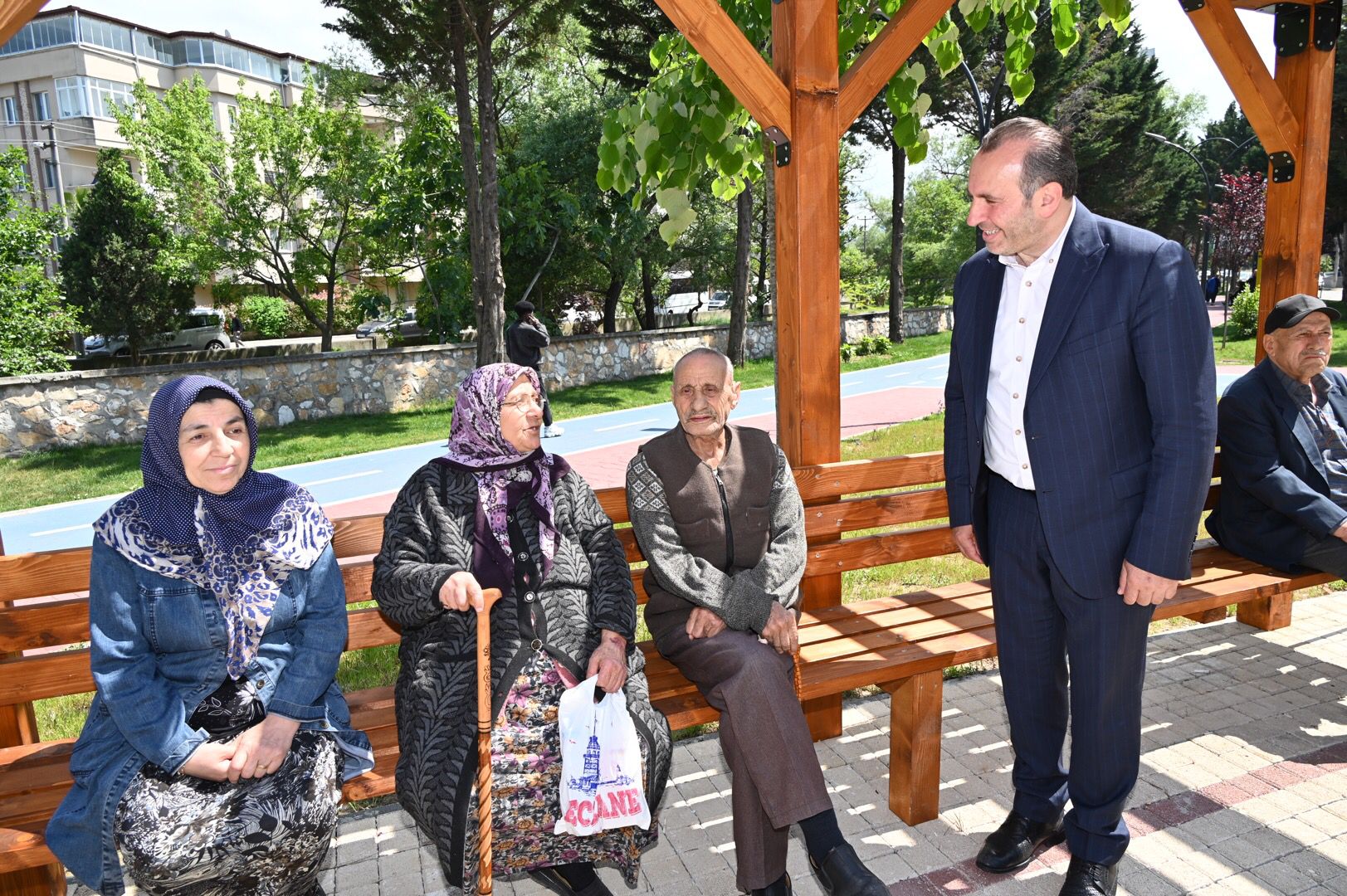 2. ETAP BİSİKLET VE YAYA YOLU UFAK DOKUNUŞLARLA GÜZELLEŞİYOR 2. ETAP BİSİKLET VE YAYA YOLU UFAK DOKUNUŞLARLA GÜZELLEŞİYOR