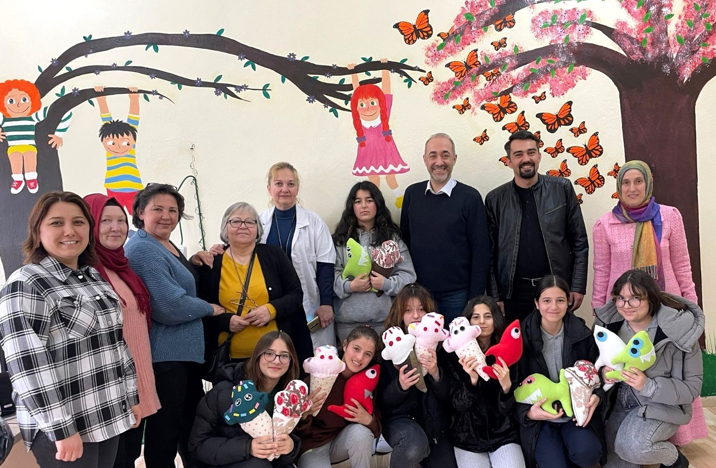 ATIK MALZEMELERDEN OYUNCAK ÜRETİLECEK ATIK MALZEMELERDEN OYUNCAK ÜRETİLECEK