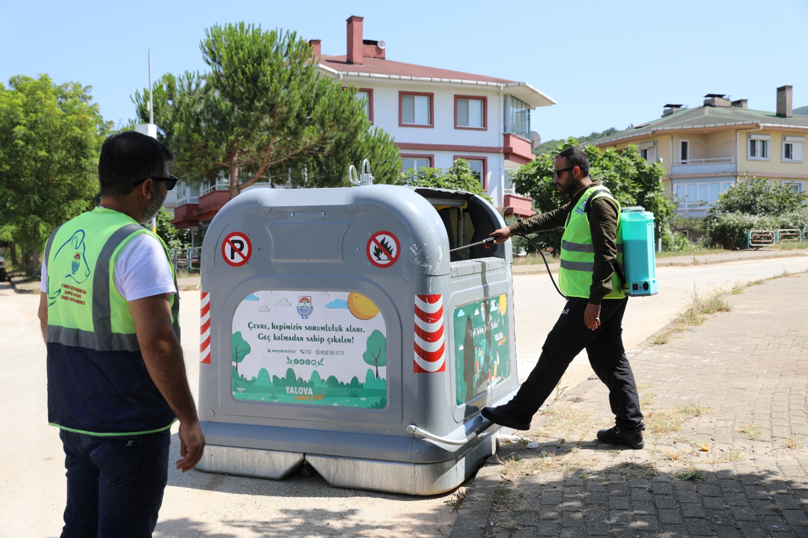 KARASİNEKLE MÜCADELE SÜRÜYOR