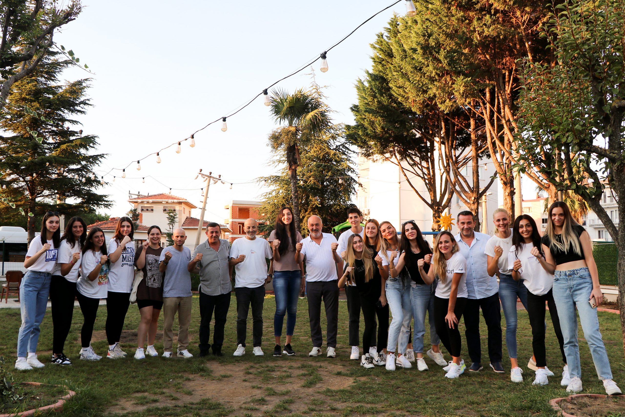 BAŞKAN SİLPAGAR, ÇİFTLİKKÖY’ÜN SULTANLARIYLA BİR ARAYA GELDİ BAŞKAN SİLPAGAR, ÇİFTLİKKÖY’ÜN SULTANLARIYLA BİR ARAYA GELDİ