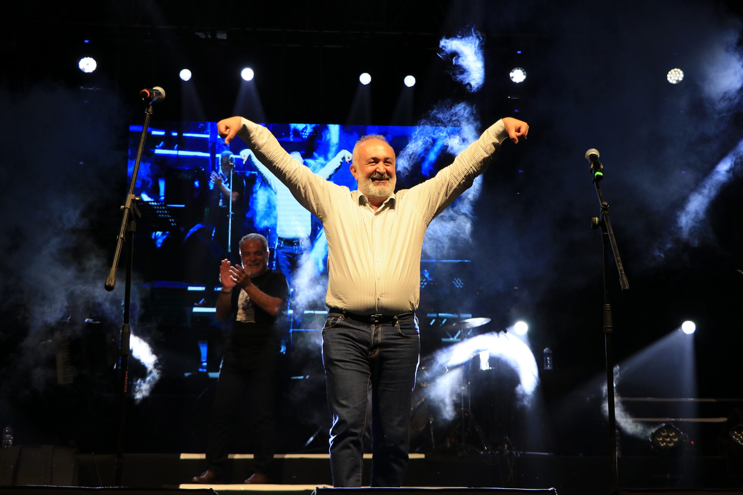 ÇİFTLİKKÖY’DE YAZ FESTİVALİ KONSERLERİ MUHTEŞEM BAŞLADI