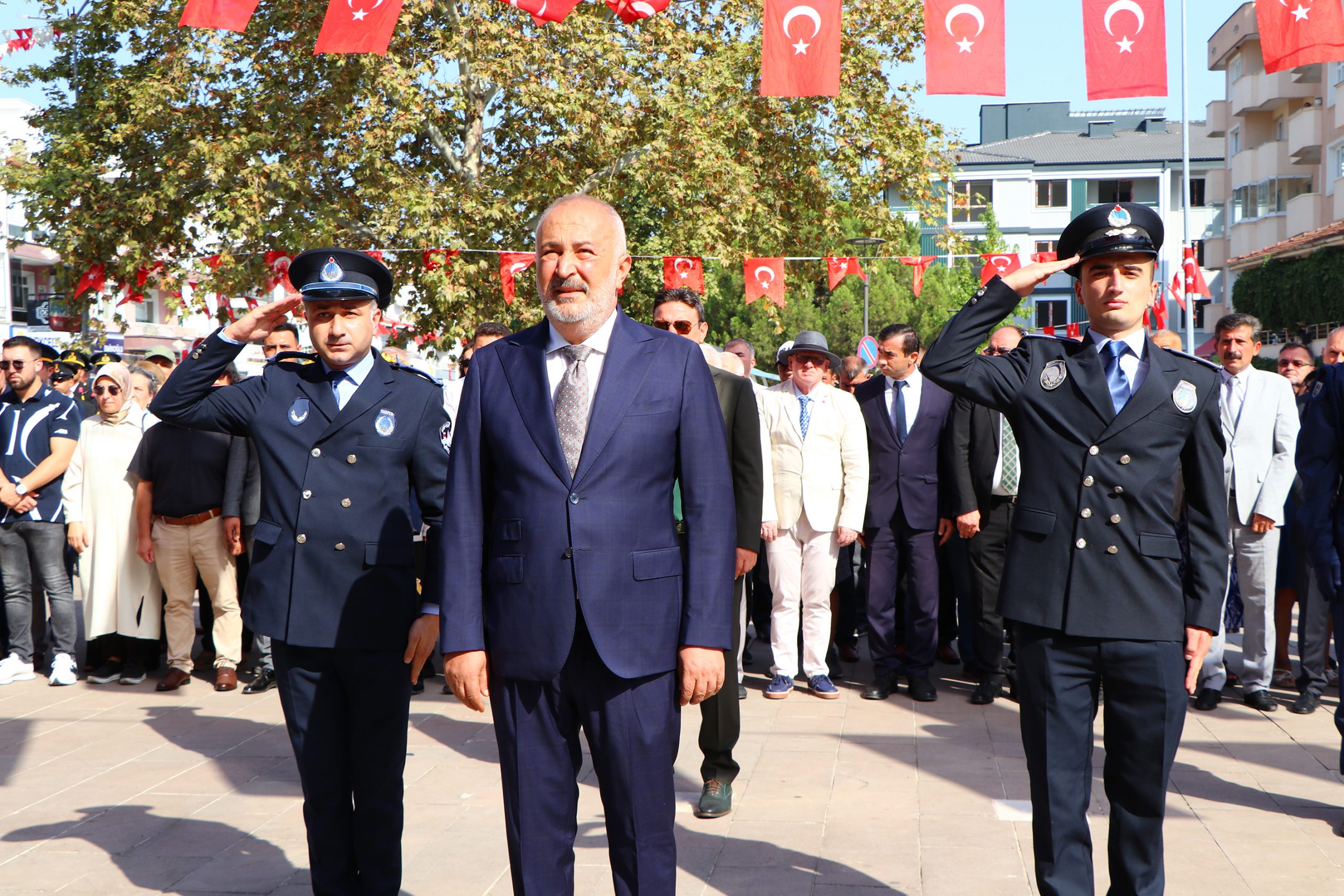 ÇİFTLİKKÖY’DE ZAFER BAYRAMI KUTLANDI