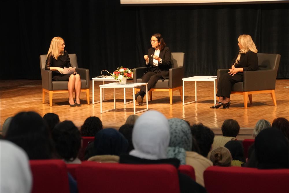 KARİYERLİ KADINLAR ZİRVESİ’NE BÜYÜK İLGİ KARİYERLİ KADINLAR ZİRVESİ’NE BÜYÜK İLGİ