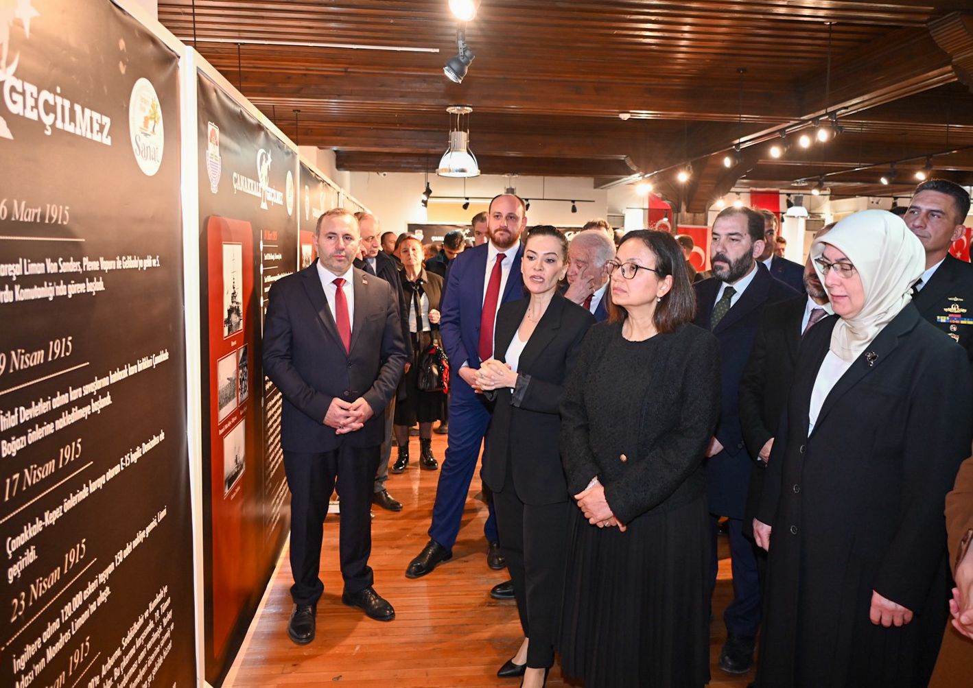 ÇANAKKALE GEÇİLMEZ SERGİSİ BÜYÜK ALKIŞ TOPLADI