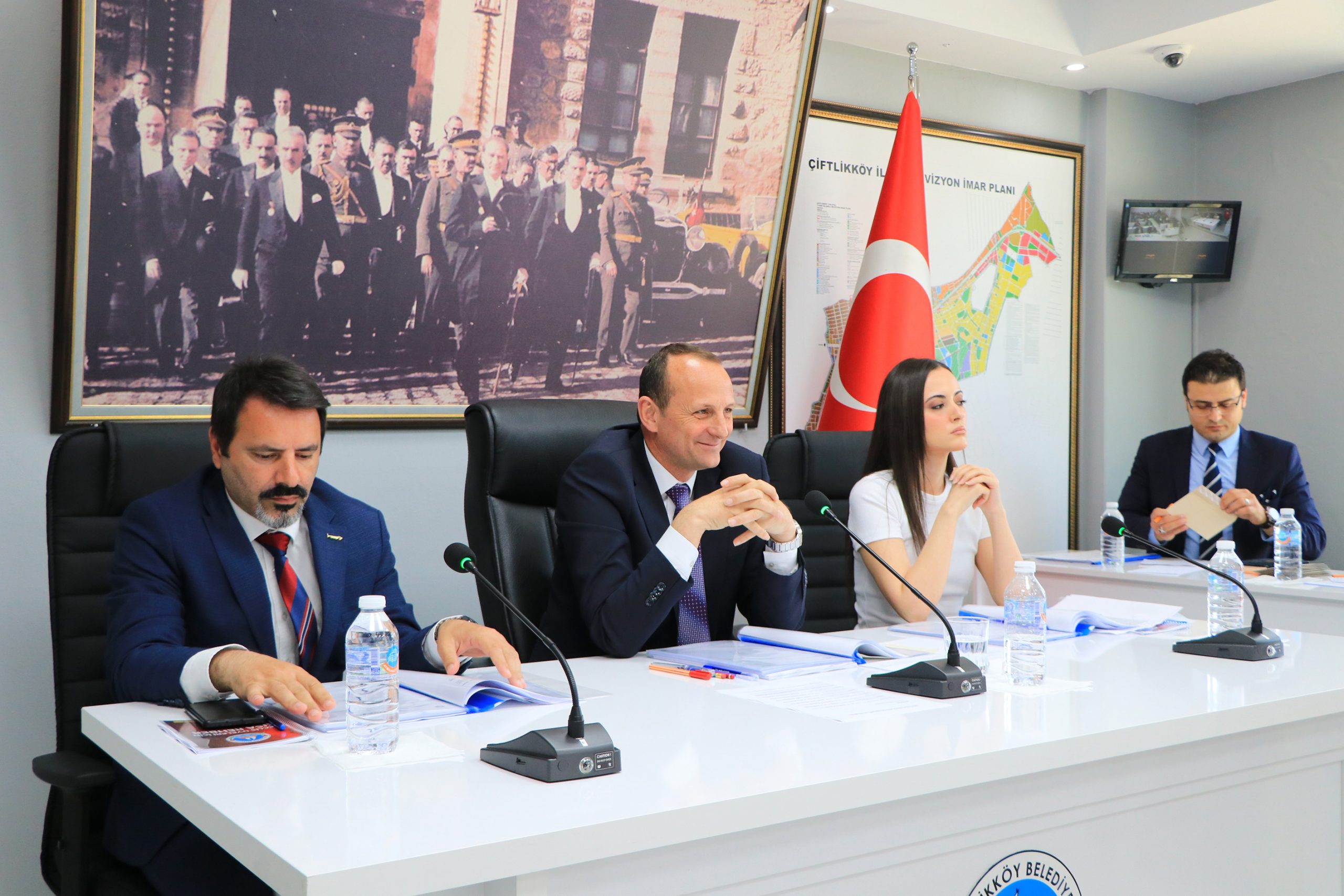 ÇİFTLİKKÖY’DE YENİ DÖNEMİN İLK MECLİSİ YAPILDI ÇİFTLİKKÖY’DE YENİ DÖNEMİN İLK MECLİSİ YAPILDI