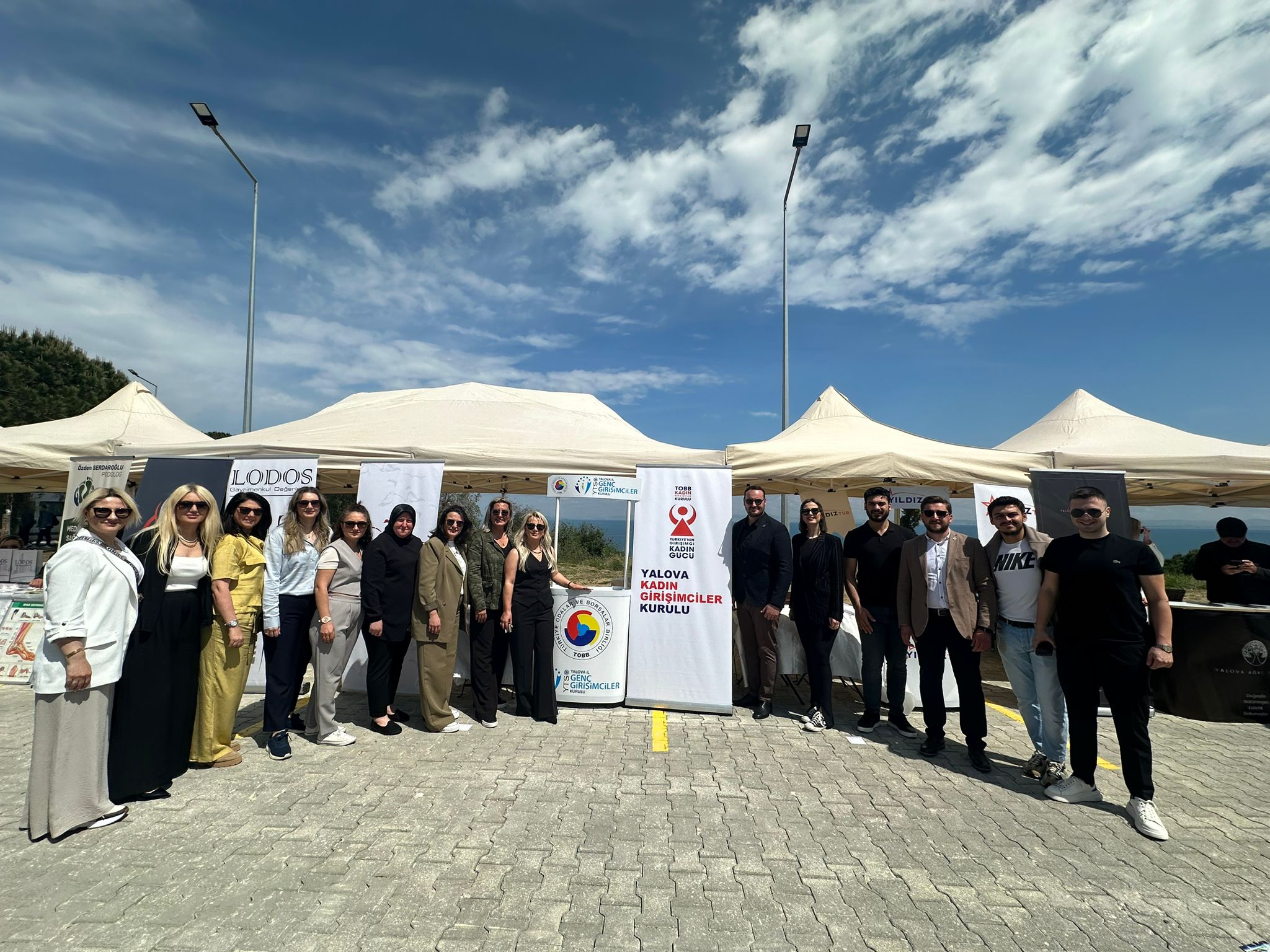 GENÇ GİRİŞİMCİLER KURULU STANDINA YOĞUN İLGİ GENÇ GİRİŞİMCİLER KURULU STANDINA YOĞUN İLGİ