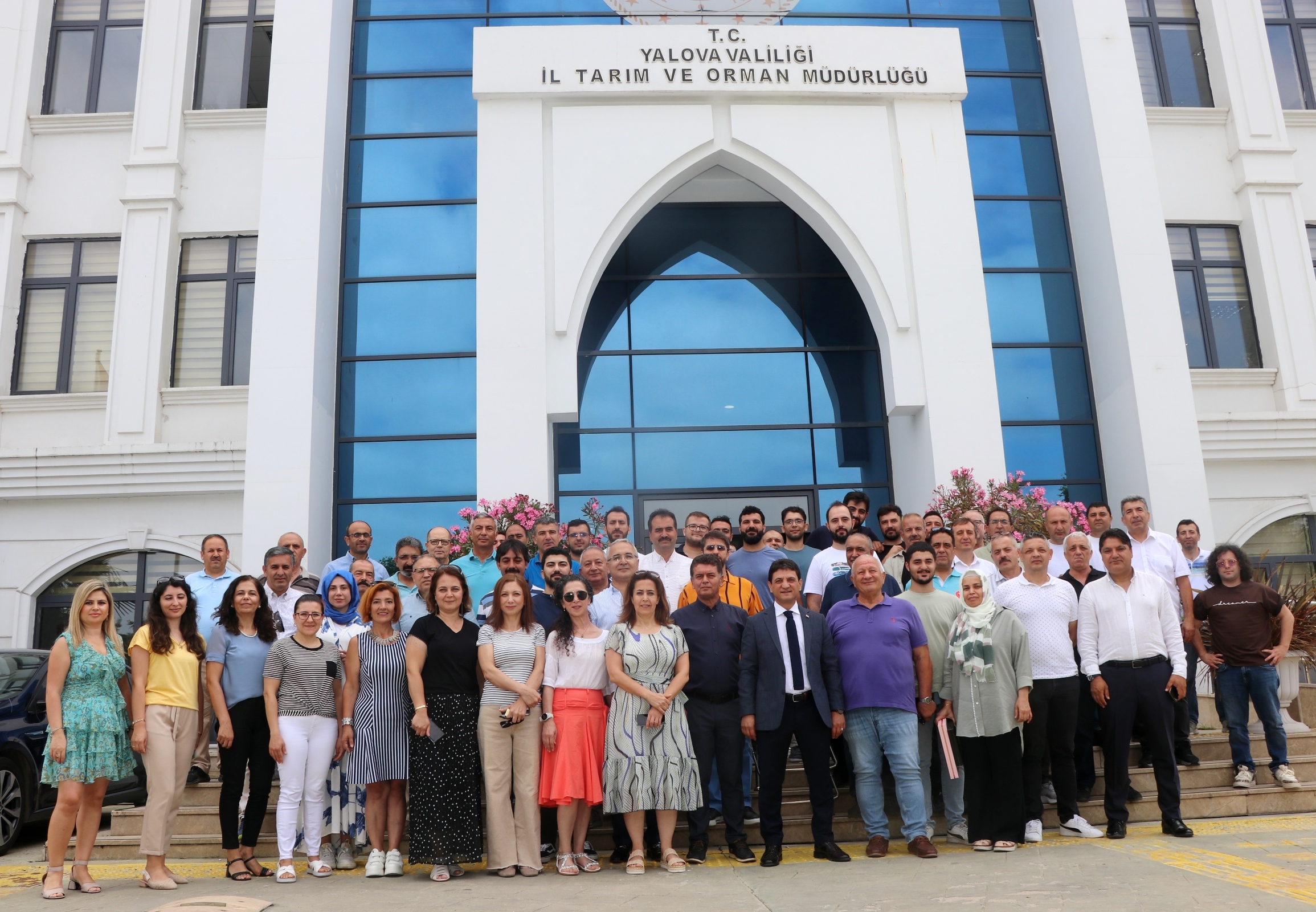 YALOVA TARIM ORMAN MÜDÜRLÜĞÜNDE BAYRAMLAŞMA PROGRAMI YAPILDI YALOVA TARIM ORMAN MÜDÜRLÜĞÜNDE BAYRAMLAŞMA PROGRAMI YAPILDI