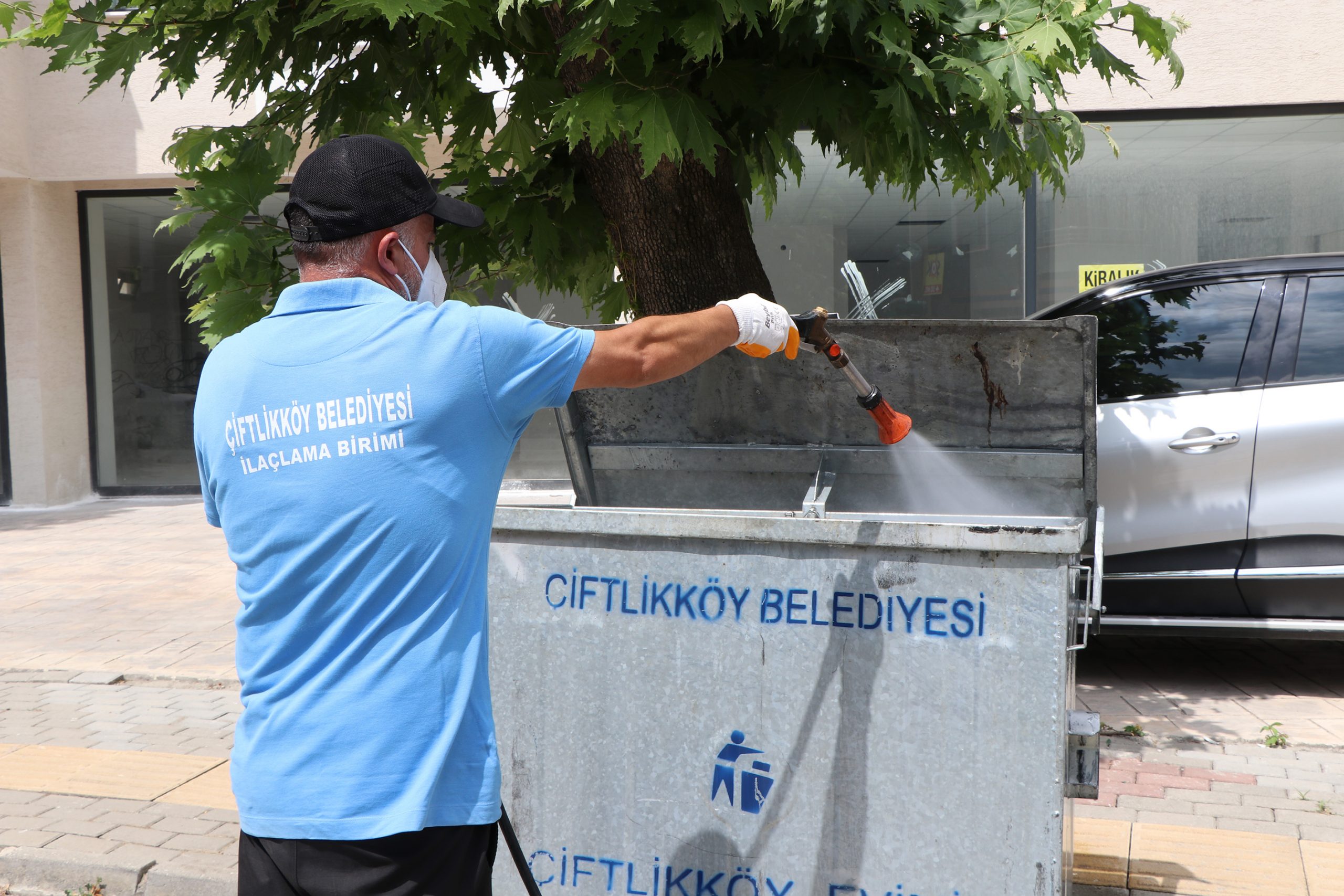 ÇİFTLİKKÖY VE KÖYLERİNDE İLAÇLAMA ÇALIŞMALARI SÜRÜYOR