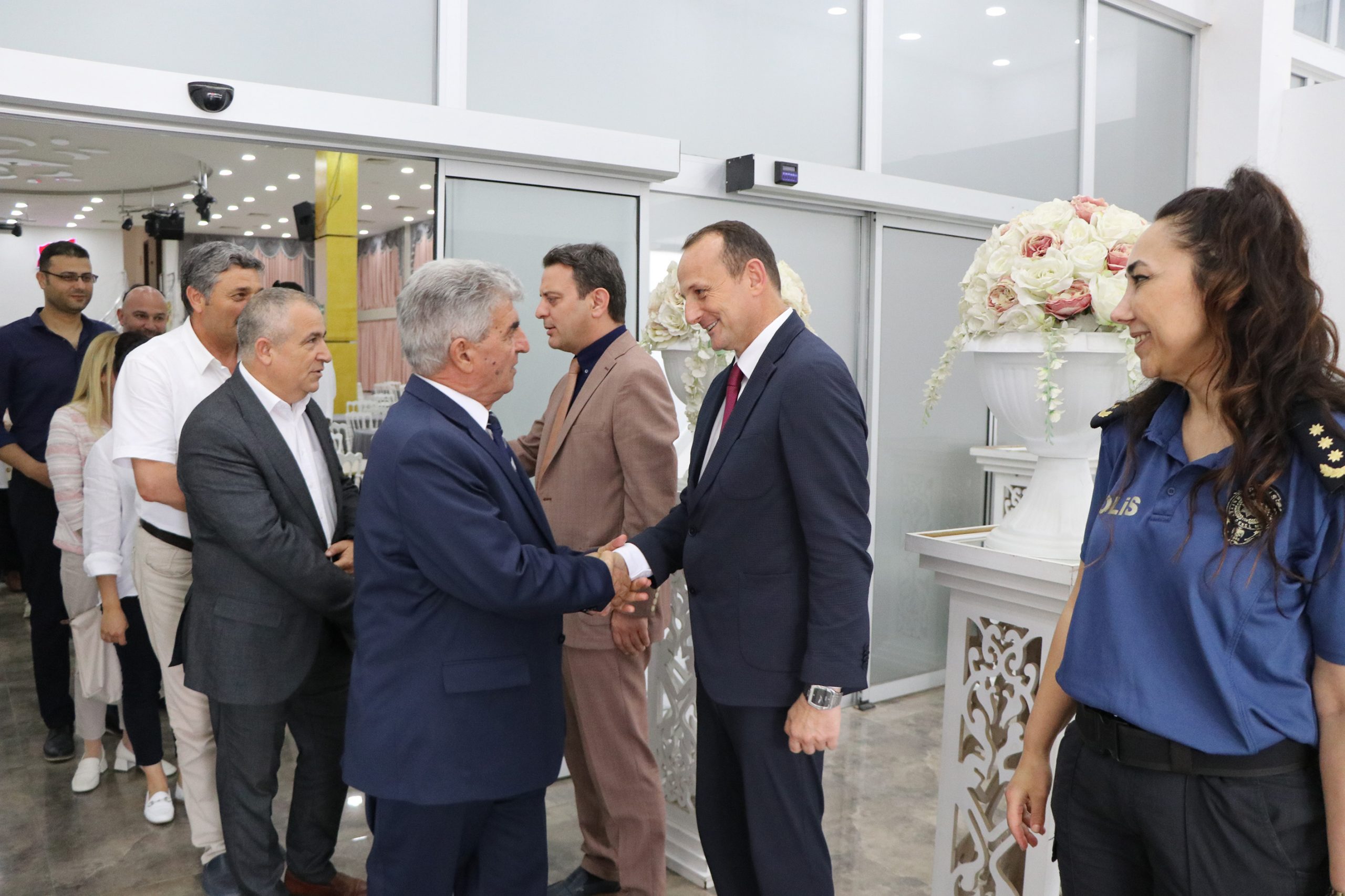 ÇİFTLİKKÖY’DE BAYRAMLAŞMA TÖRENİ YAPILDI ÇİFTLİKKÖY’DE BAYRAMLAŞMA TÖRENİ YAPILDI