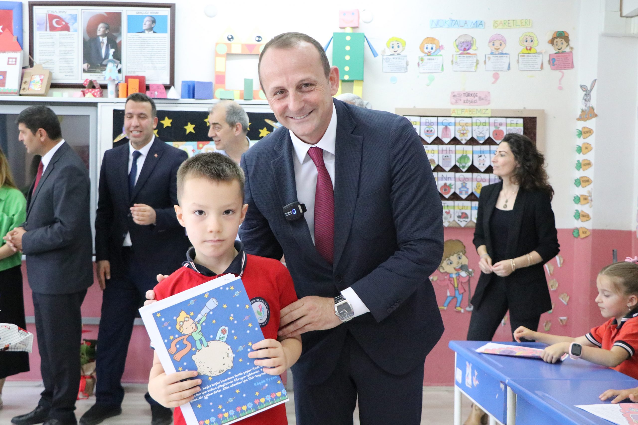 ÇİFTLİKKÖY’DE KARNE HEYECANI YAŞANDI ÇİFTLİKKÖY’DE KARNE HEYECANI YAŞANDI