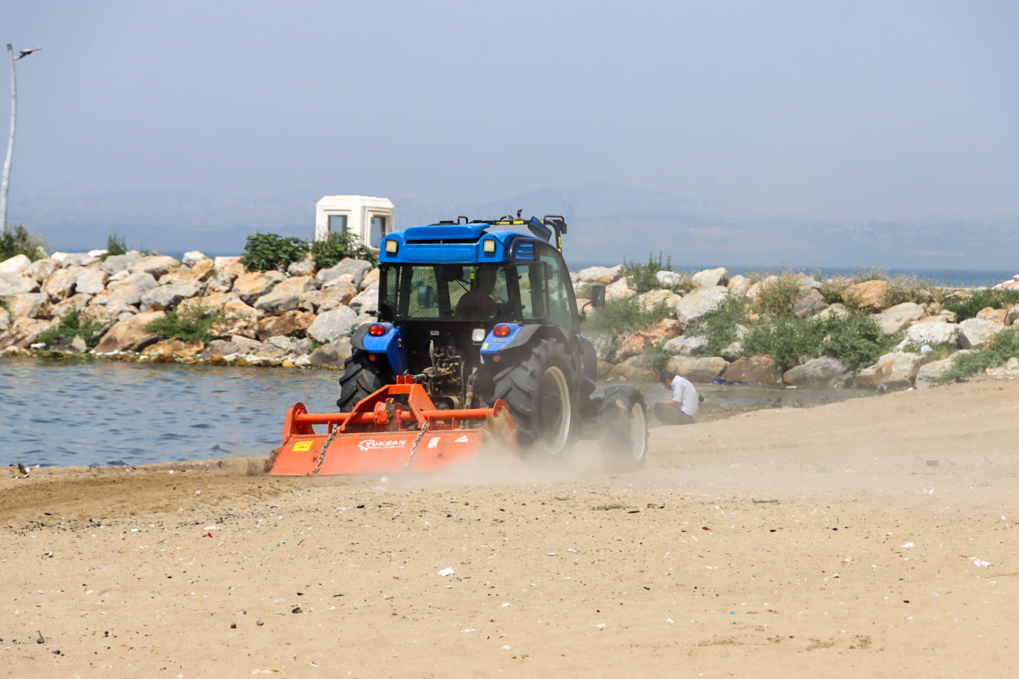 PLAJLAR RUTİN OLARAK TEMİZLENİYOR