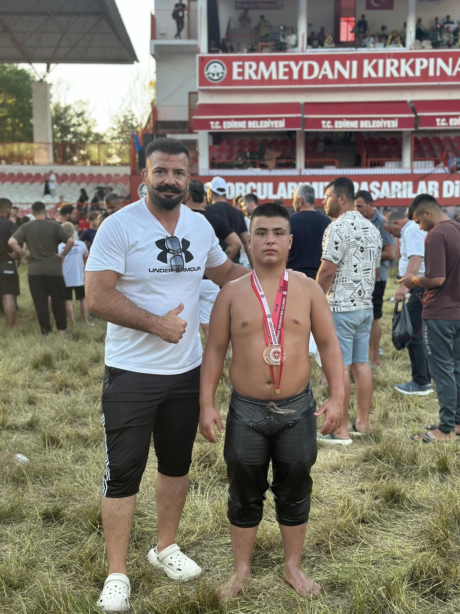 ALTINOVA BELEDİYE SPOR, KIRKPINAR’DAN MADALYA İLE DÖNDÜ