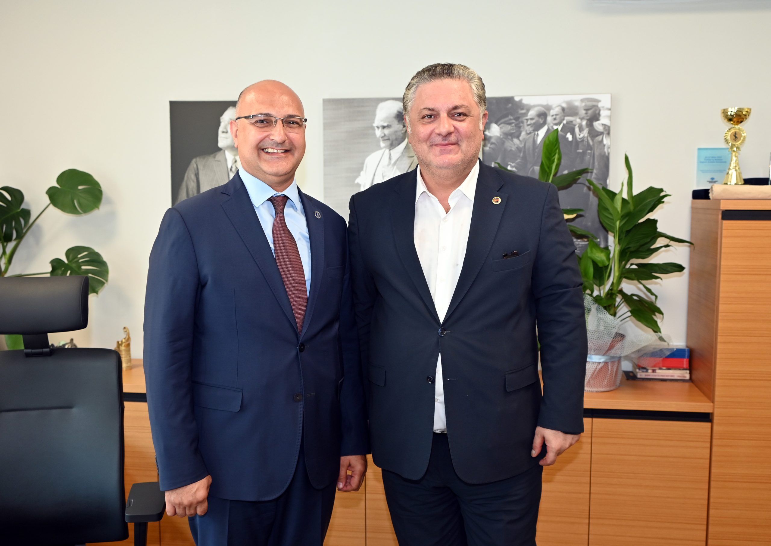 BAŞKAN GÜREL’DEN TÜRKİYE İŞ BANKASI’NA KUTLAMA ZİYARETİ BAŞKAN GÜREL’DEN TÜRKİYE İŞ BANKASI’NA KUTLAMA ZİYARETİ