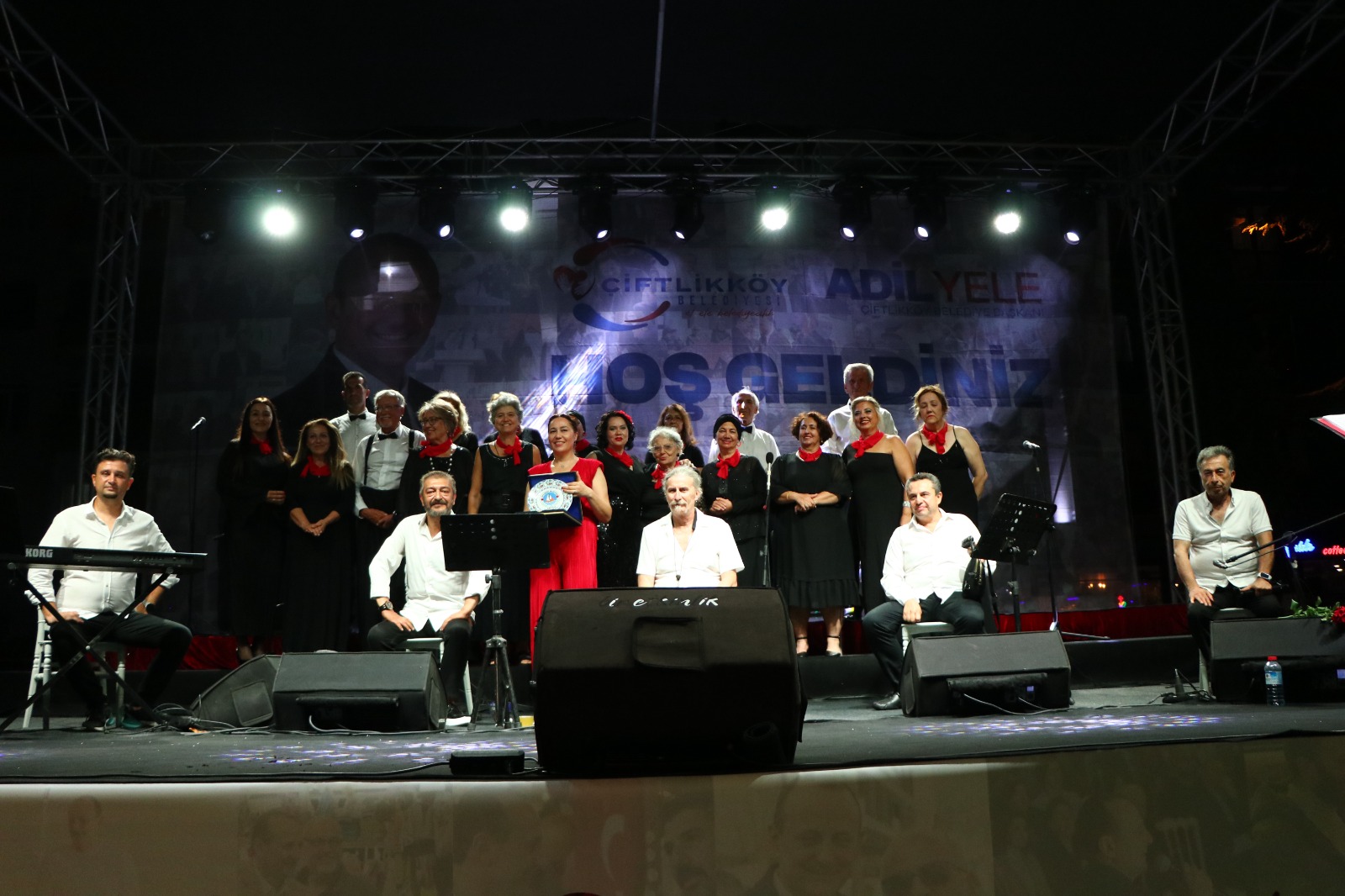 ÇİFTLİKKÖY’DE SANAT MÜZİĞİ RÜZGARI ESTİ ÇİFTLİKKÖY’DE SANAT MÜZİĞİ RÜZGARI ESTİ