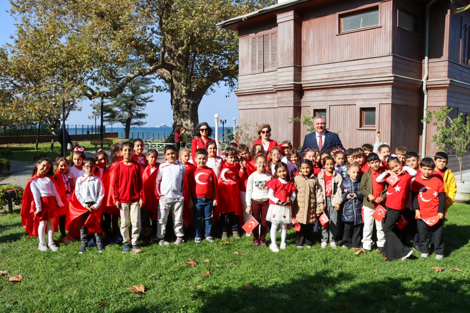 YÜRÜYEN KÖŞK’E AKIN AKIN ZİYARETLER BAŞLADI YÜRÜYEN KÖŞK’E AKIN AKIN ZİYARETLER BAŞLADI