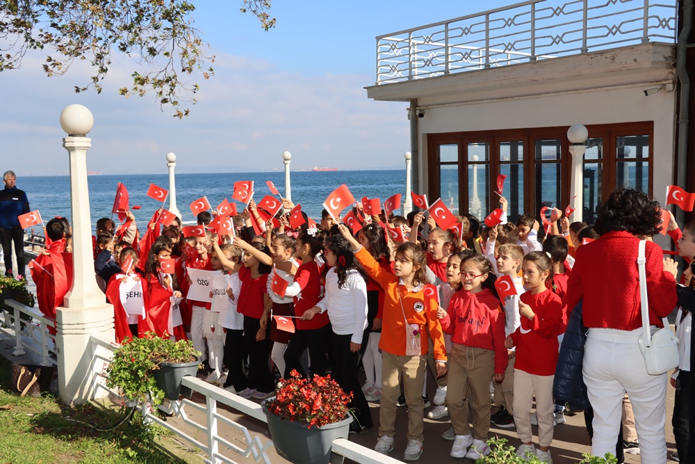 YÜRÜYEN KÖŞK DOLDU TAŞTI YÜRÜYEN KÖŞK DOLDU TAŞTI