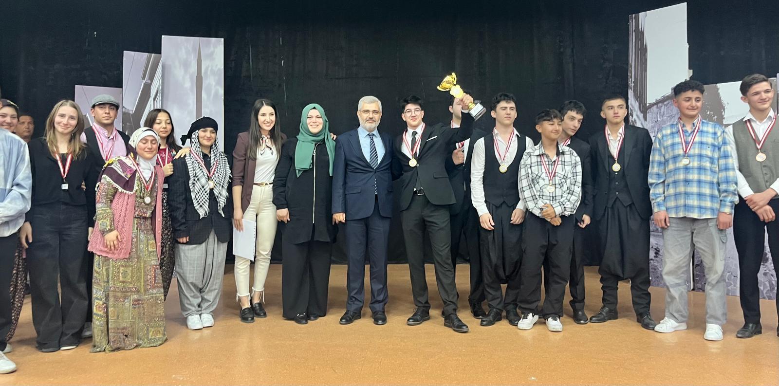LİSELER ARASI TİYATRO YARIŞMASI İL FİNALİ GERÇEKLEŞTİ