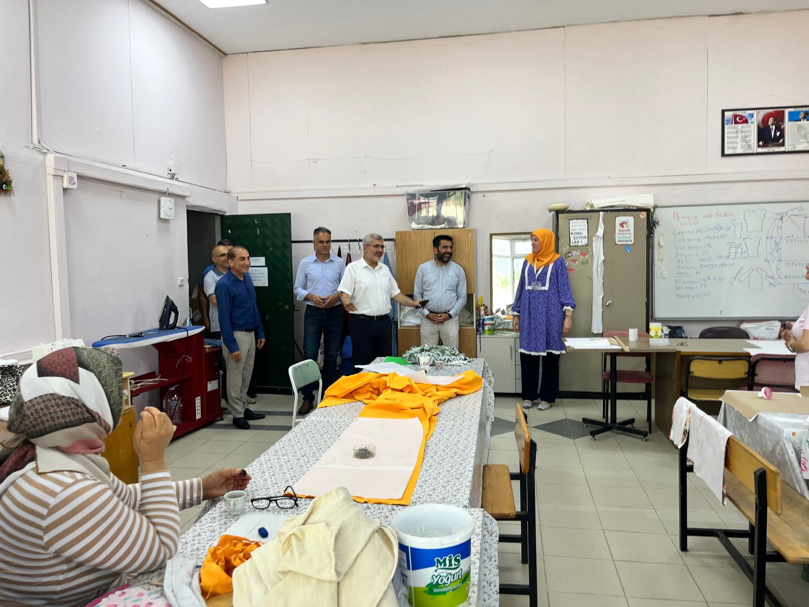 İl Millî Eğitim Müdürü Aytekin Yılmaz’dan Çınarcık’taki Eğitim Kurumlarına Ziyaret