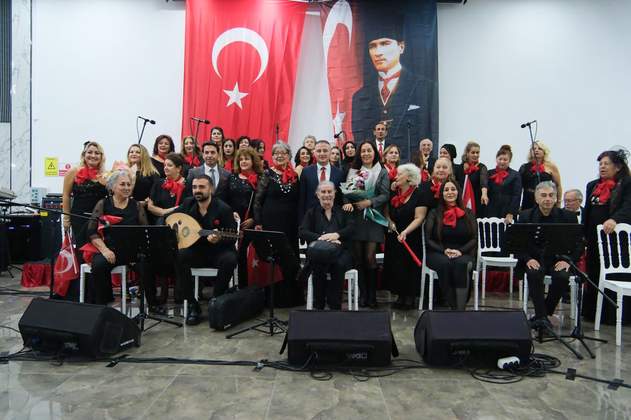 ÇİFTLİKKÖY’DE CUMHURİYET KONSERİ YAPILDI ÇİFTLİKKÖY’DE CUMHURİYET KONSERİ YAPILDI