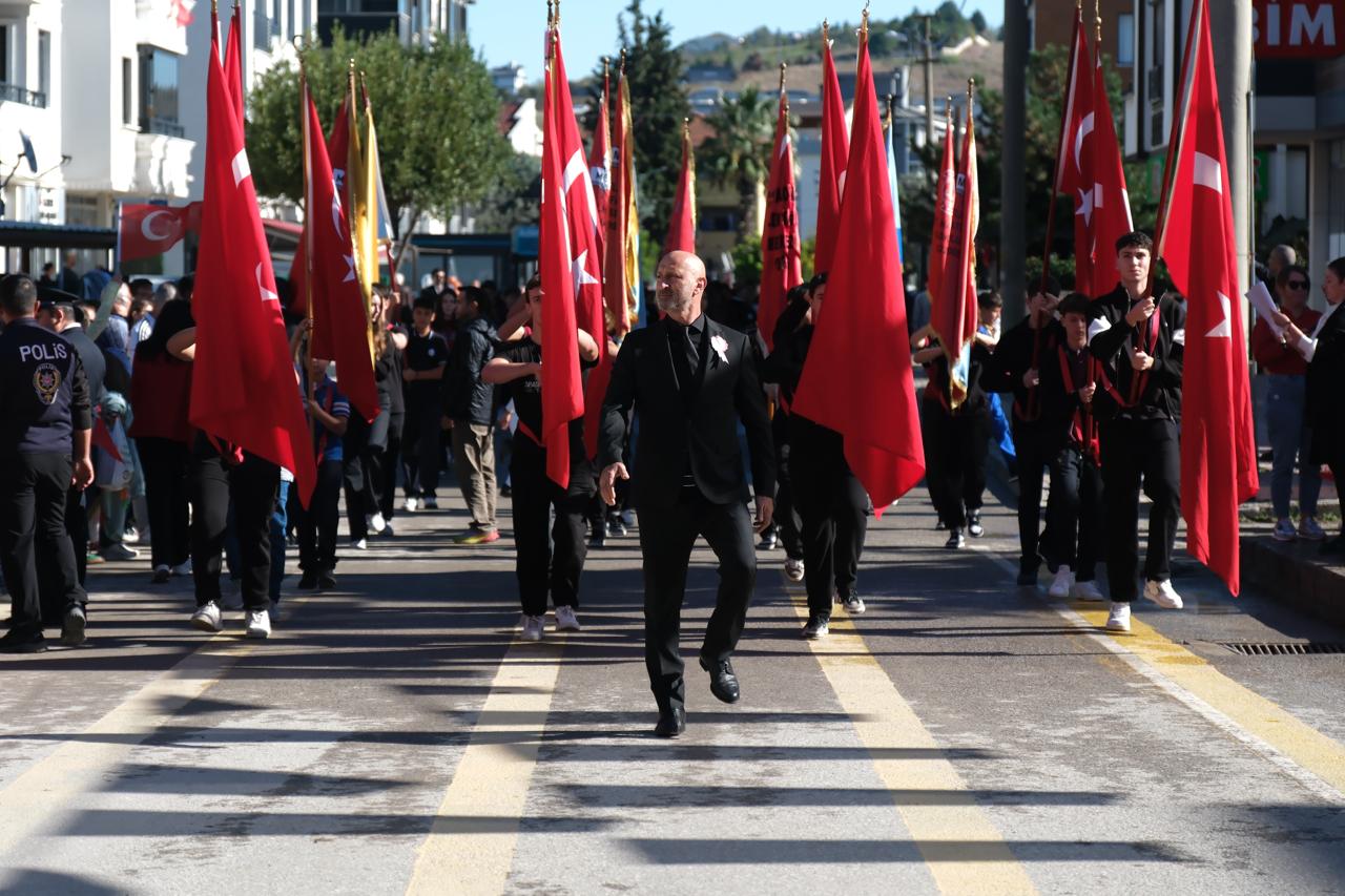 ÇİFTLİKKÖY’DE CUMHURİYETİN 102. YIL COŞKUSU