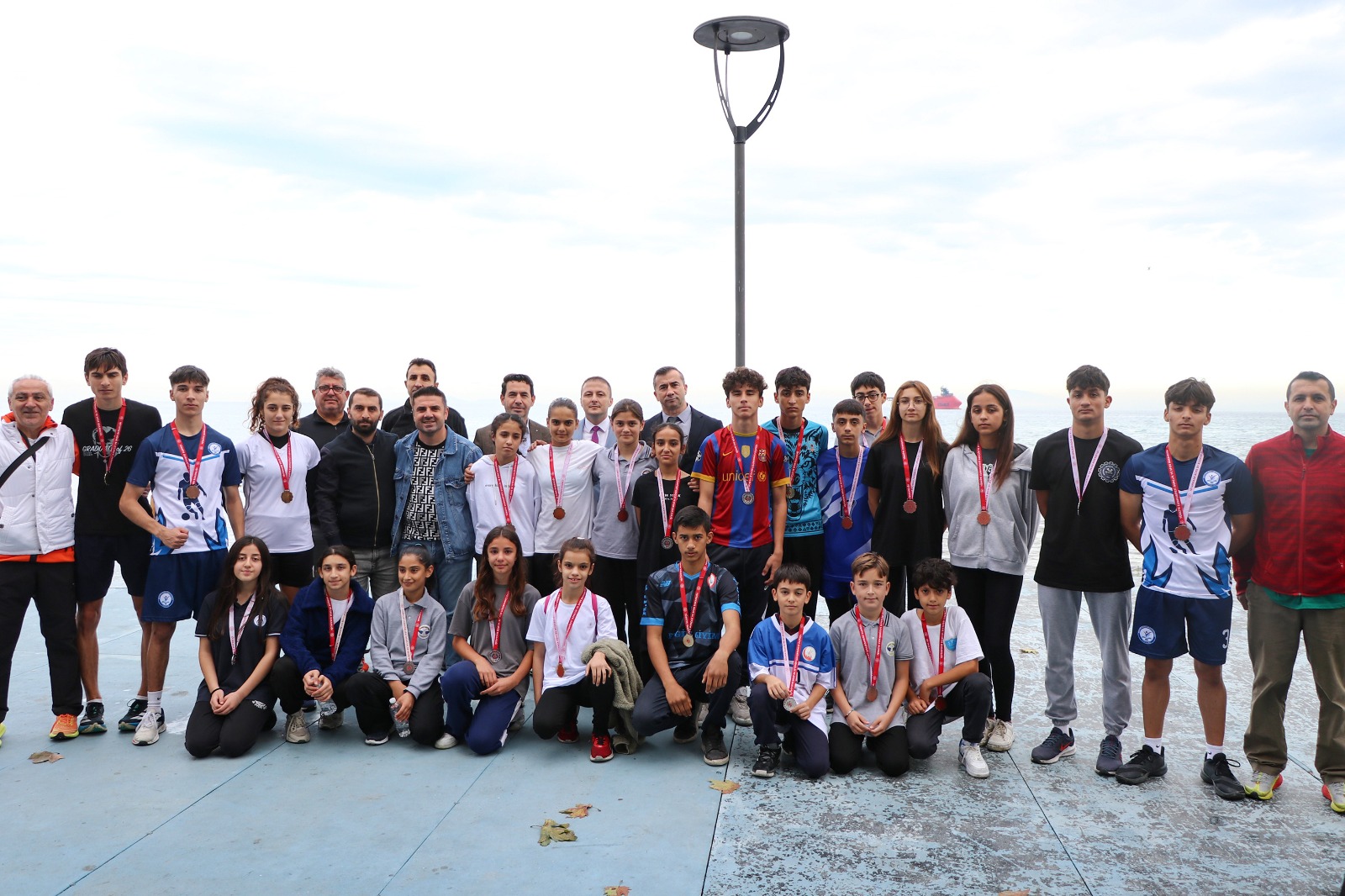 ÇİFTLİKKÖY’DE CUMHURİYET KOŞUSU HEYECANI YAŞANDI ÇİFTLİKKÖY’DE CUMHURİYET KOŞUSU HEYECANI YAŞANDI