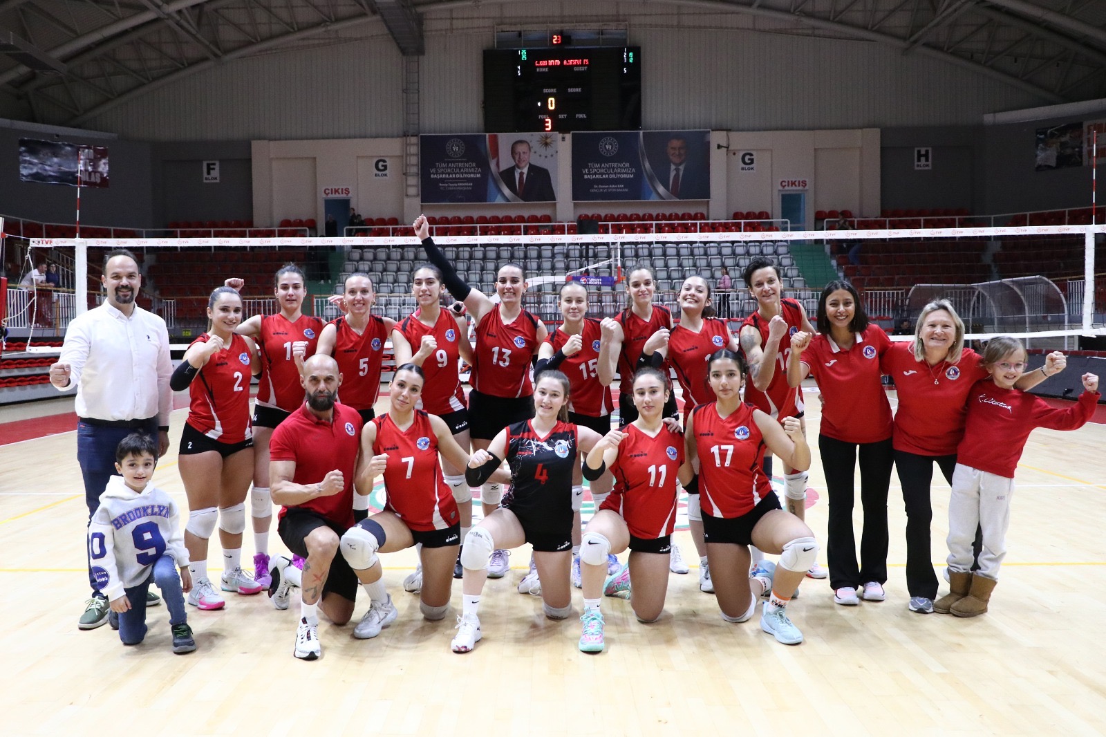 Çiftlikköy’ün Sultanları Eskişehir’den Şen Döndü (3-0)