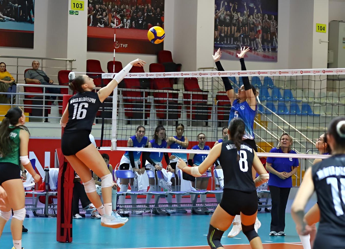 ÇİFTLİKKÖY’ÜN SULTANLARI BURSA’DAN PUANSIZ DÖNDÜ ÇİFTLİKKÖY’ÜN SULTANLARI BURSA’DAN PUANSIZ DÖNDÜ